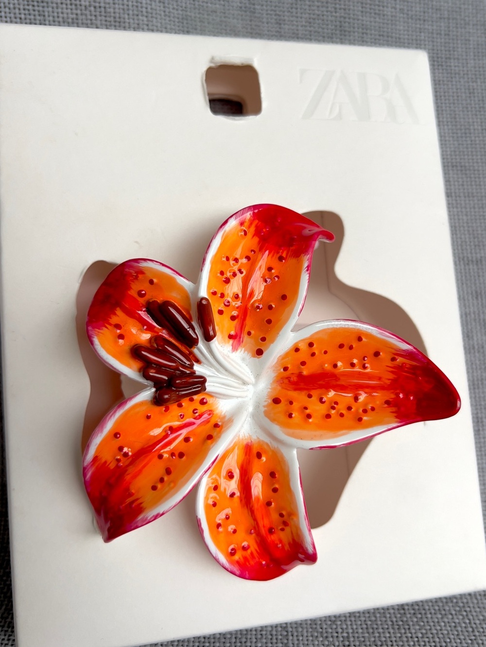Zara Orange Red Lily Hawaiian floral claw jaw acrylic hair clip white NWT